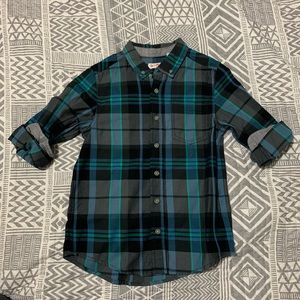 Boys blue and black button down cat and jack shirt